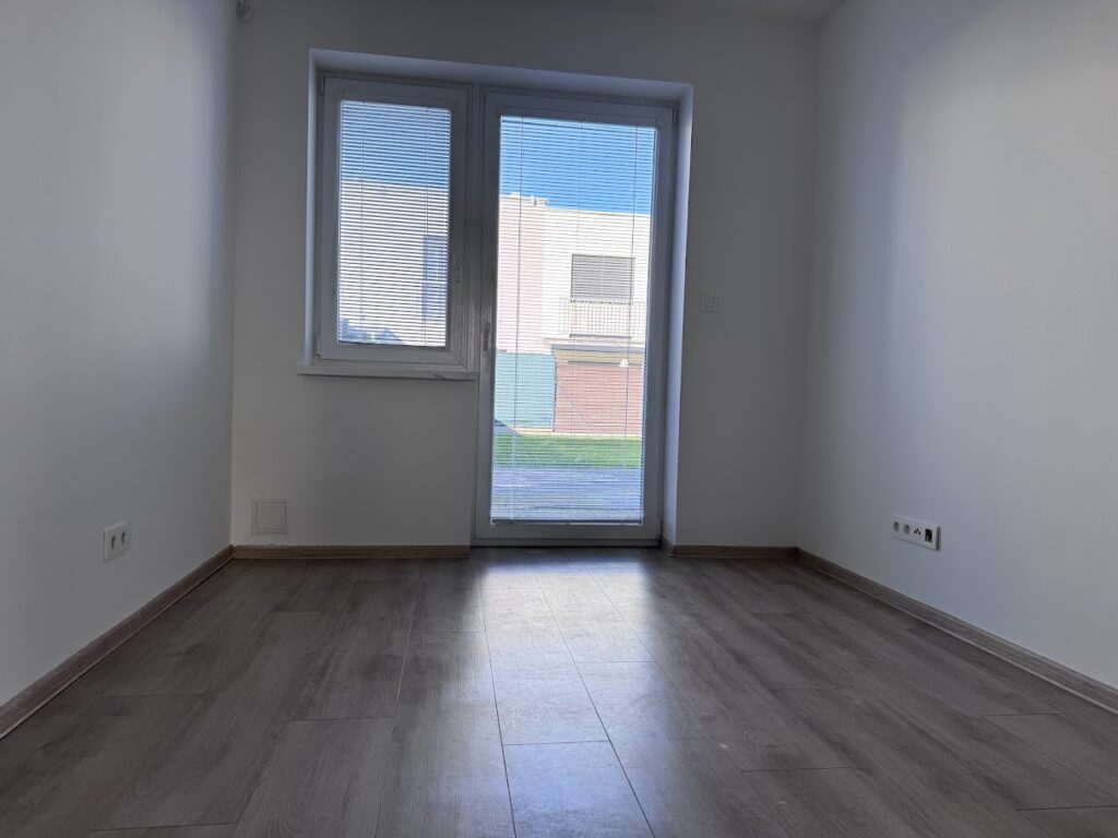 Dom na predaj – 3-izbový rodinný dom na Vrabčej ulici v Senci 6 dom na predaj 3 izbový tehelňa